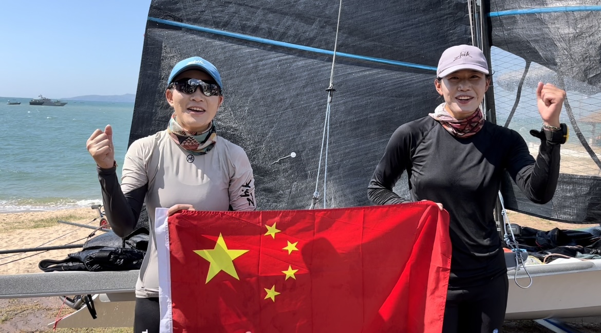 V1. Asian Sailing Championships 2023 Chinese Xiaoya Hu and Mengyuan Shan celebrate gold in the 49erFX and Paris 2024 qualification for China